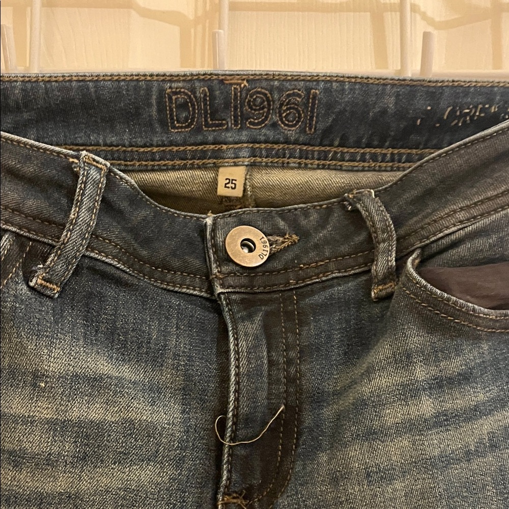 DL1961 Florence Women's Jeans - Picture 3 of 6